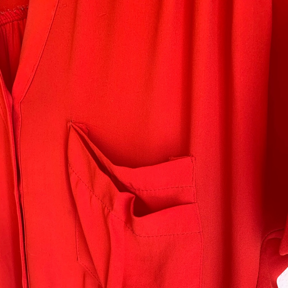 Red blouse - Picture 5 of 6